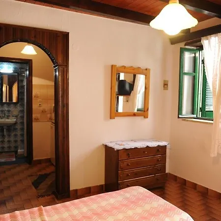 Eleonora Hriszí Aktí Haniá